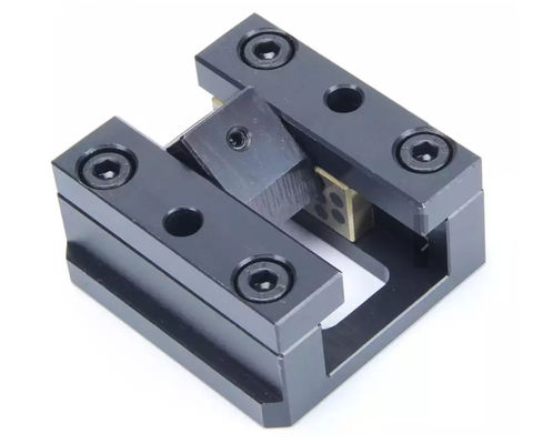 Slide Core Pin SS400 Graphite Precision Plastic Mould Parts Oilless Slide Core Units