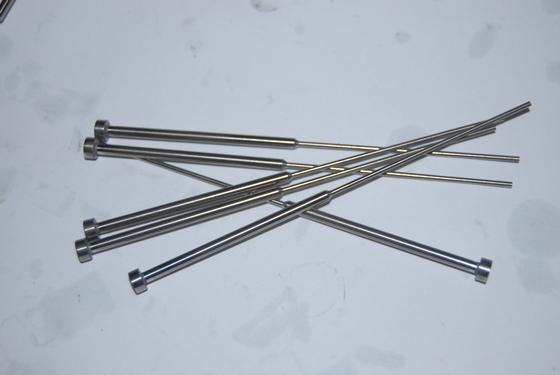 DIN1530C DIN1530CH Square Ejector Pins Mold , Shoulder DME Die Ejector Pins